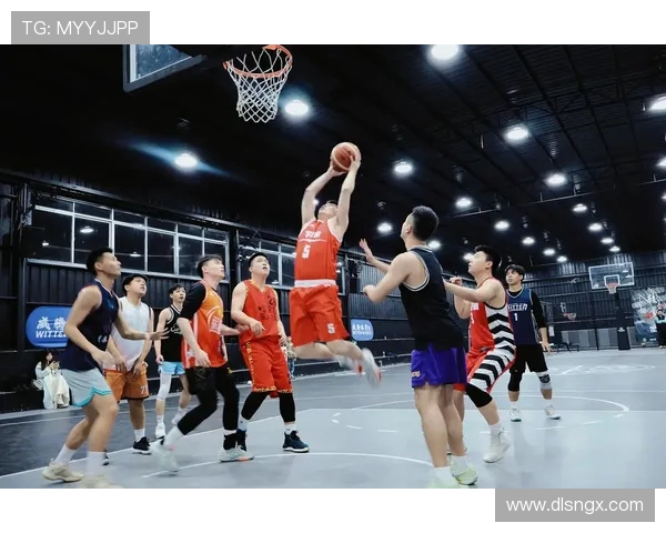 激烈对抗与团队协作并存 体育赛事背后的策略与激情分析